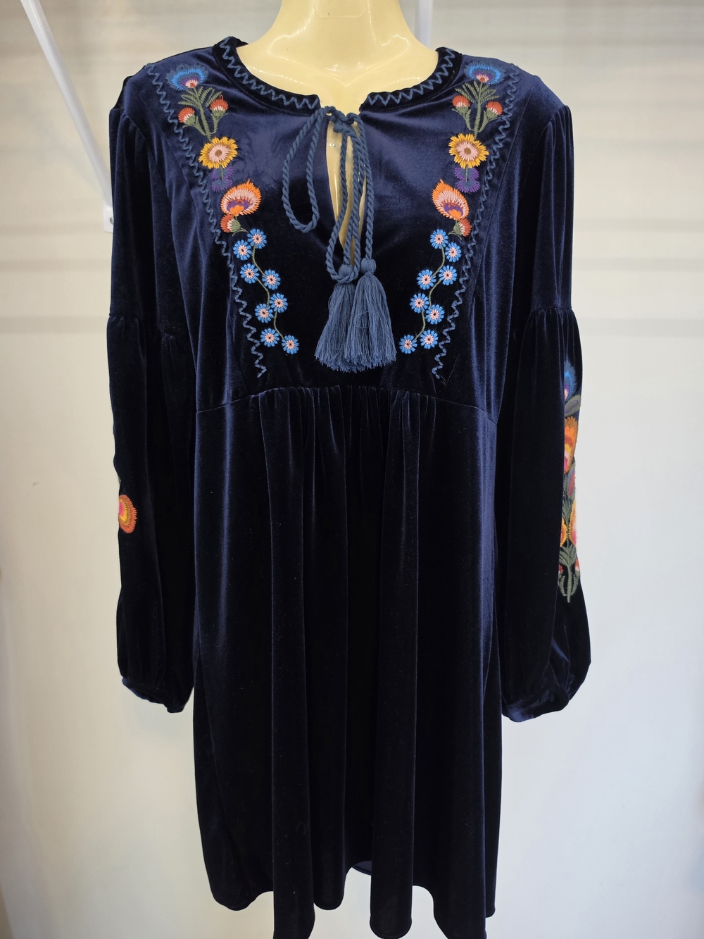 ZARA NAVY VELVET EMBROIDERED BOHO DRESS FLORAL TASSEL LONG SLEEVE SIZE M